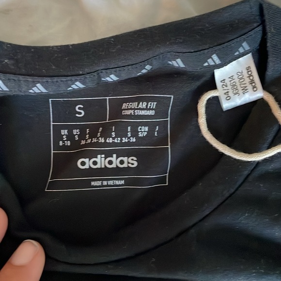 NWOT Adidas Black Cropped Boxy Performance Logo Tee size Small Sporty - Picture 2 of 7